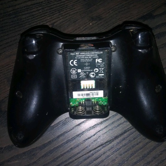 XBox360 controller - Picture 2 of 3